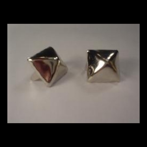 Pyramid Standard Stud Bag of 500